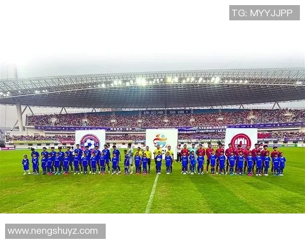 中国足球32号球星奋勇拼搏引领球队重燃希望书写绿茵场全新传奇