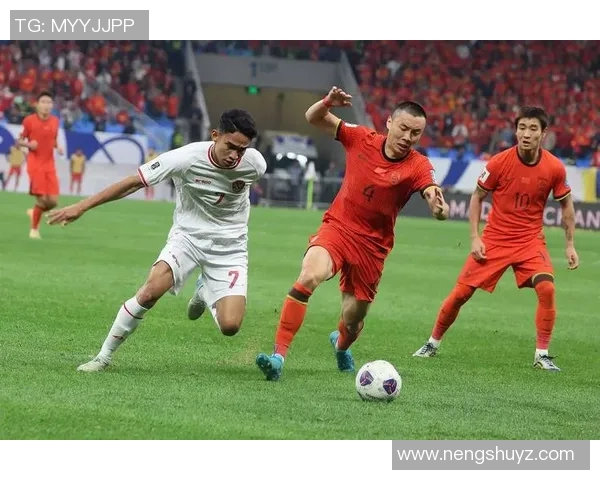 越南足球小个子球星崭露头角其出色技术与突破能力引人关注