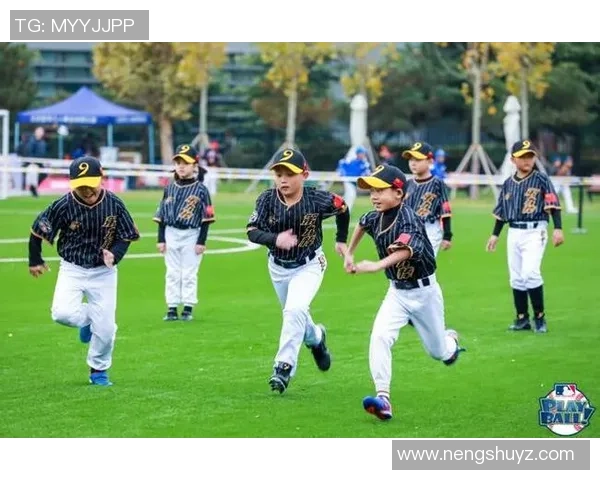 足球巨星亲授实用技巧轻松掌握球场关键技能助你提升竞技水平