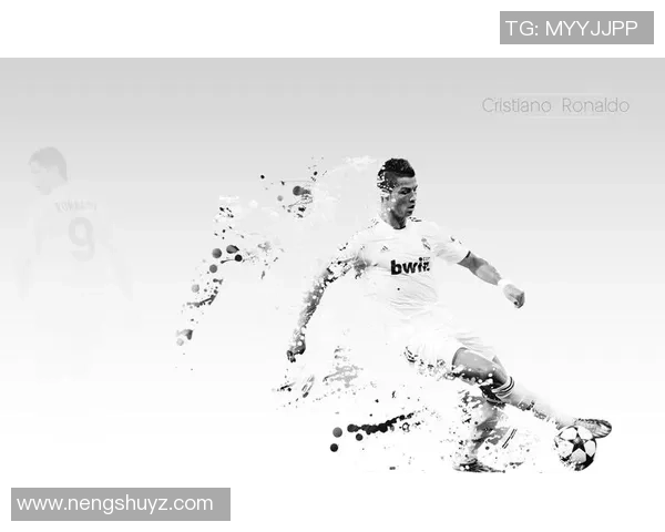 足球球星骑摩托车展现酷炫一面引发粉丝热议与关注