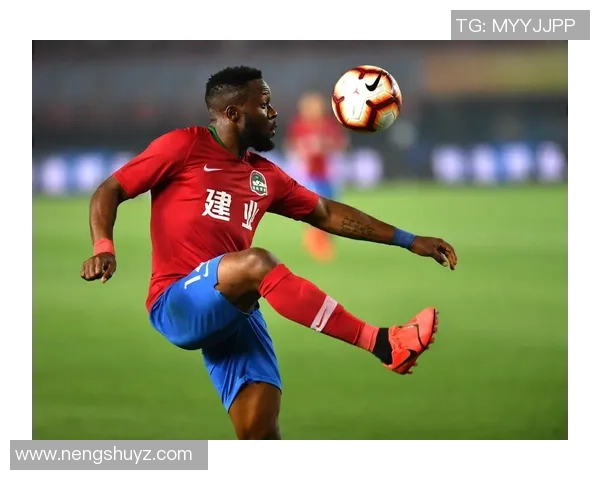 足坛巨星炫酷控球瞬间展现极致技巧与速度魅力